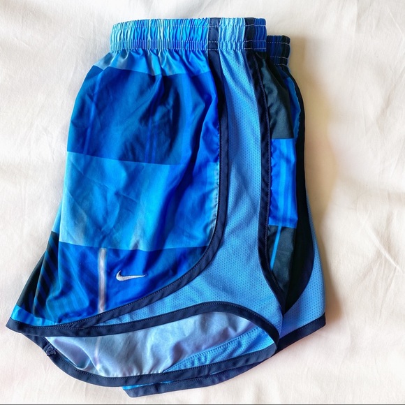 Nike Dri-Fit Women Shorts Size Small - Picture 4 of 4